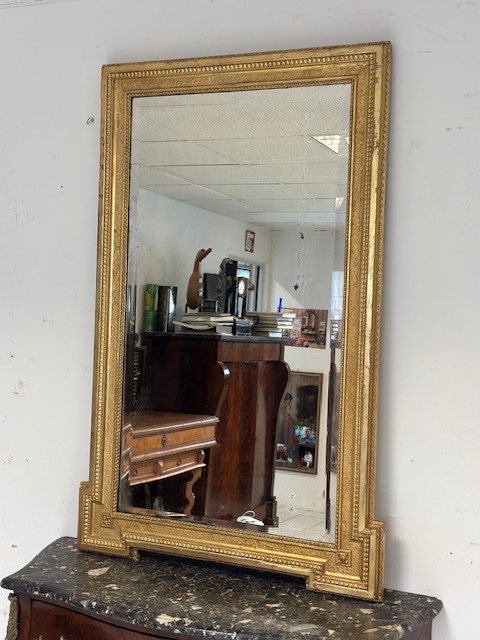 Miroir en bois sculpté et doré. Lombardie, XIXe siècle. Restauré. 142 x 88-photo-1