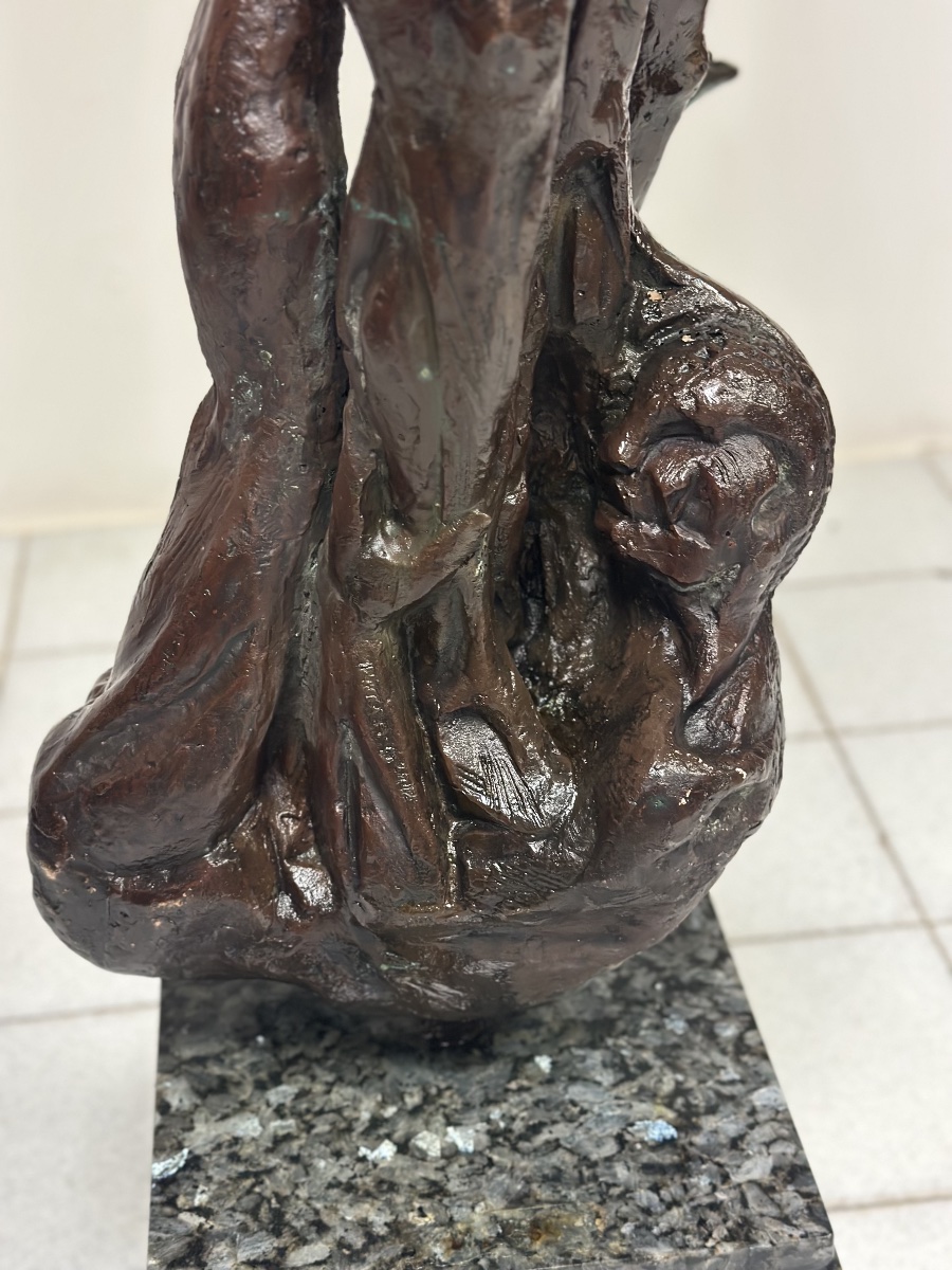 Sculpture en bronze patiné « Jeune fille au vent ». XXe siècle, hauteur 174 cm.-photo-8