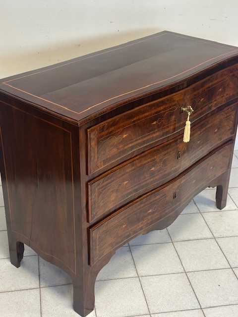 Commode lombarde Louis XV galbée. XVIIIe siècle. Restaurée.-photo-3