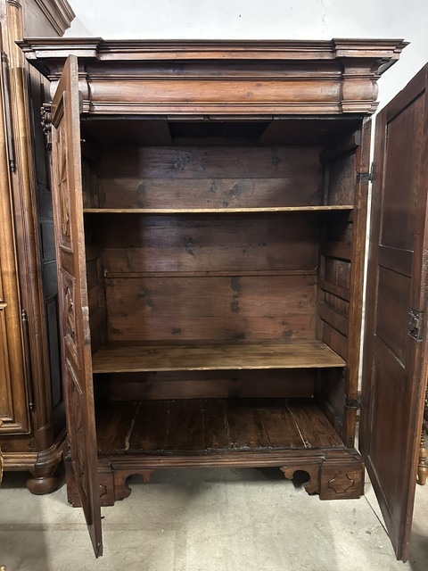 Louis XIV Walnut Cabinet From Genoa, Late 17th Century-photo-1
