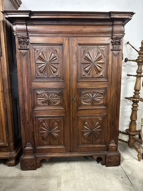 Louis XIV Walnut Cabinet From Genoa, Late 17th Century-photo-2