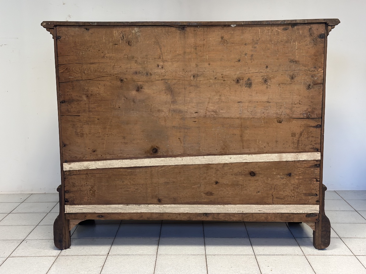 Commode lombarde, style Louis XIV. Milan, fin du XVIIe – début du XVIIIe siècle.-photo-8