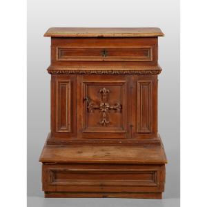 Emilia 600 Louis XIV Walnut Prayer Stool