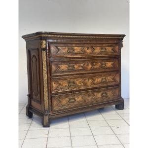 Commode lombarde, style Louis XIV. Milan, fin du XVIIe – début du XVIIIe siècle.