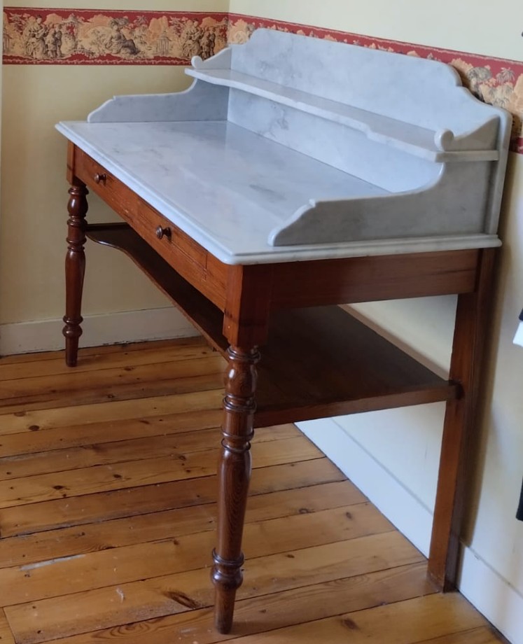 Table de toilette marbre et pitchpin-photo-2