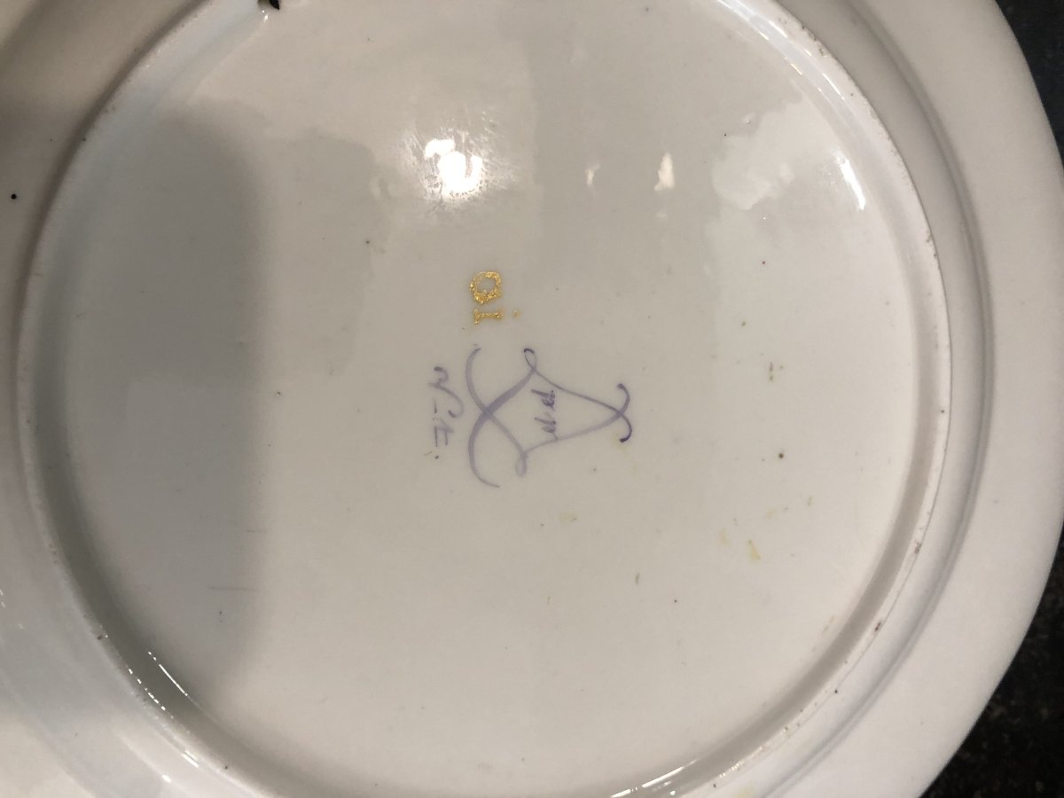 Late 18th-century Sèvres Plate With A Rose Design-photo-1