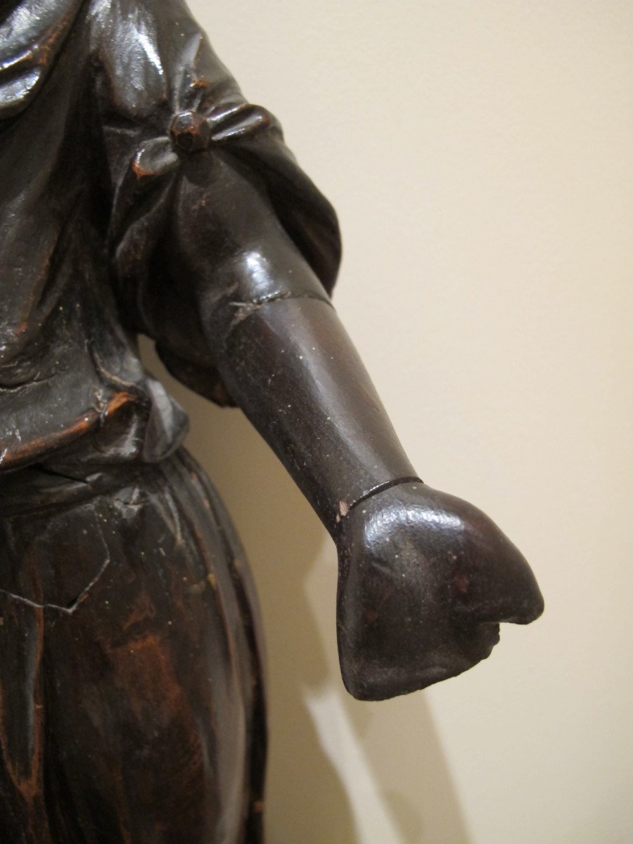 XVII Walnut Statuette-photo-5