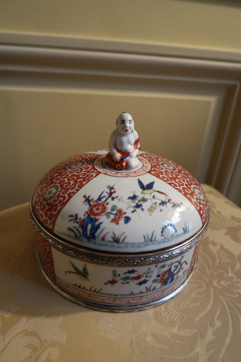 Porcelain Bonbonnière With Japanese Decoration