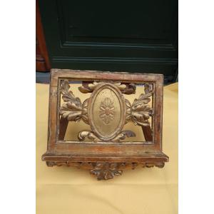 Lutrin de table en bois doré XVIII