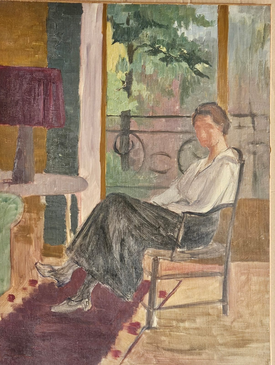 Femme assise dans un intérieur, huile sur toile, Ecole Française du XXème.