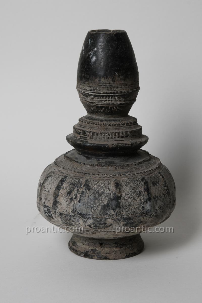 Vase Khmer (Luang Prabang  Laos )