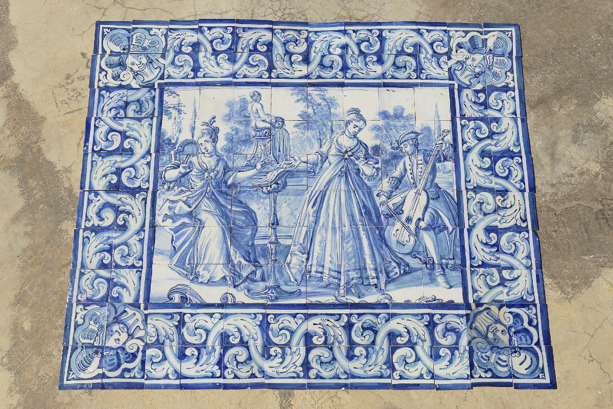 Panneau mural en carreaux portugais antiques du XVIIIe siècle représentant une scène musicale