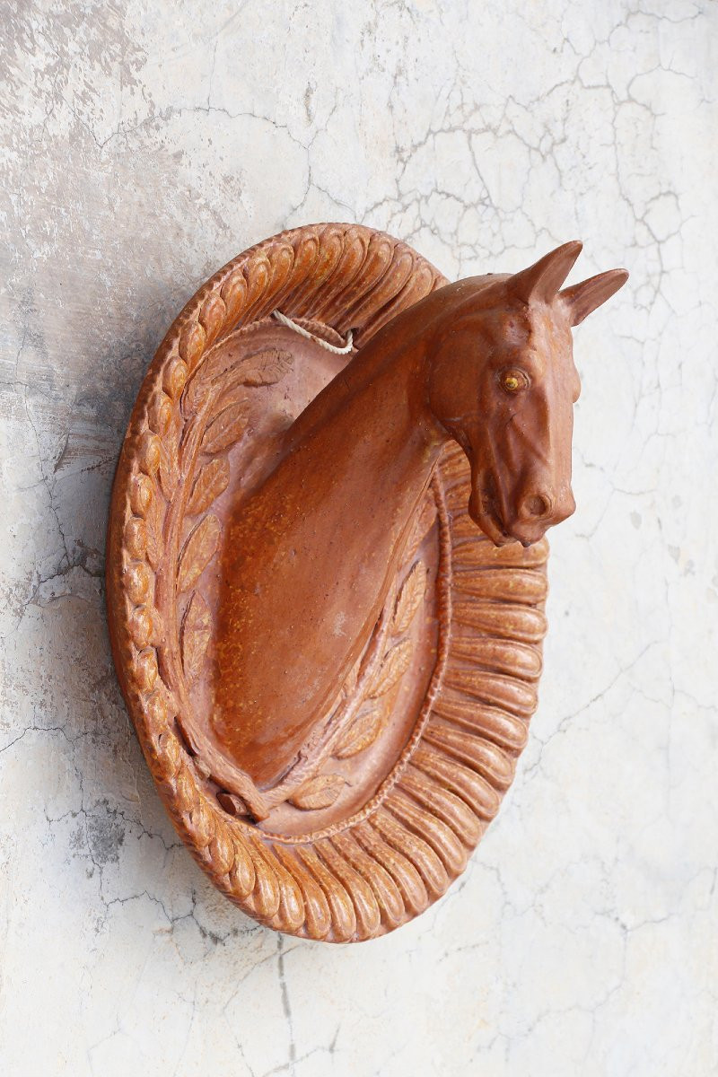 Enseigne de boucherie ancienne française très rare en forme de tête de cheval, en faïence-photo-3
