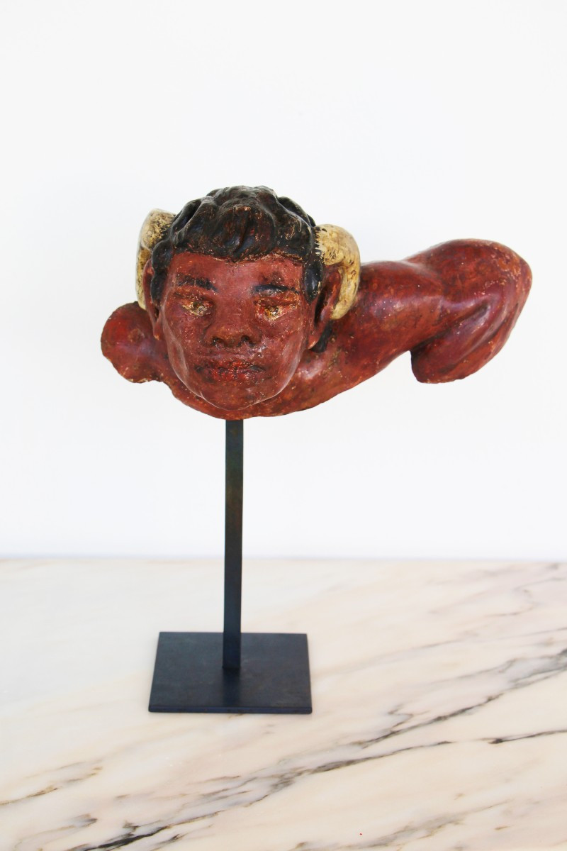 Fragment baroque portugais du XVIIIᵉ siècle représentant un diable aux cornes de bélier