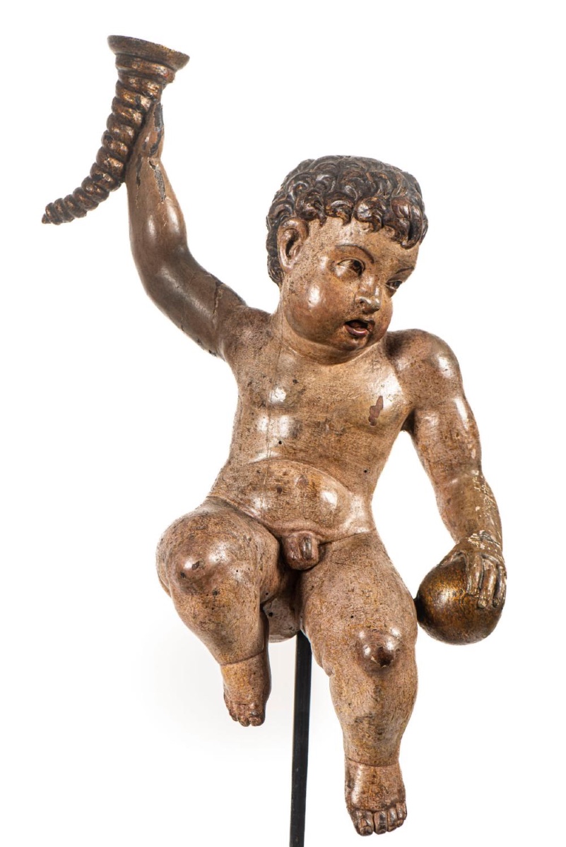 Paire de sculptures de chérubins putti du XVIIIᵉ siècle tenant une corne d’abondance et globe -photo-2
