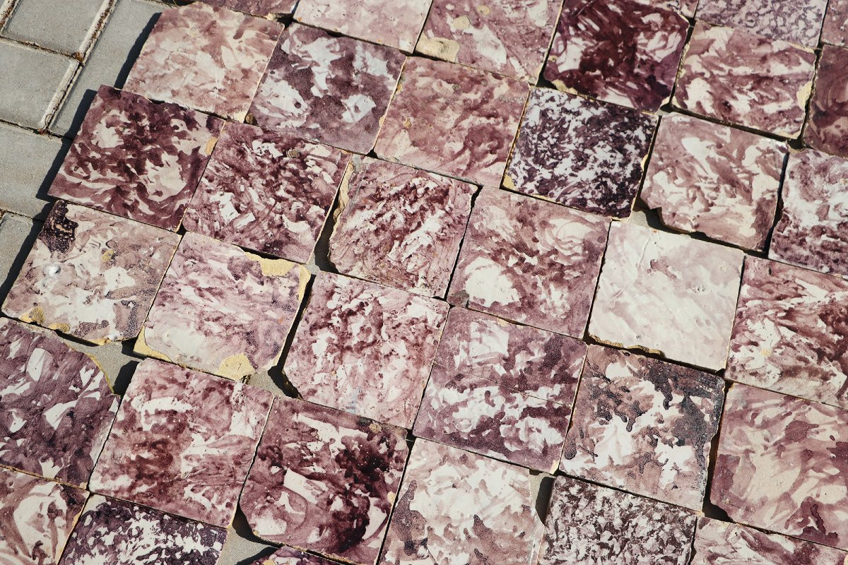 18th Century Baroque Aubergine Spongeware Set Of Ninety Tiles, Portuguese-photo-5
