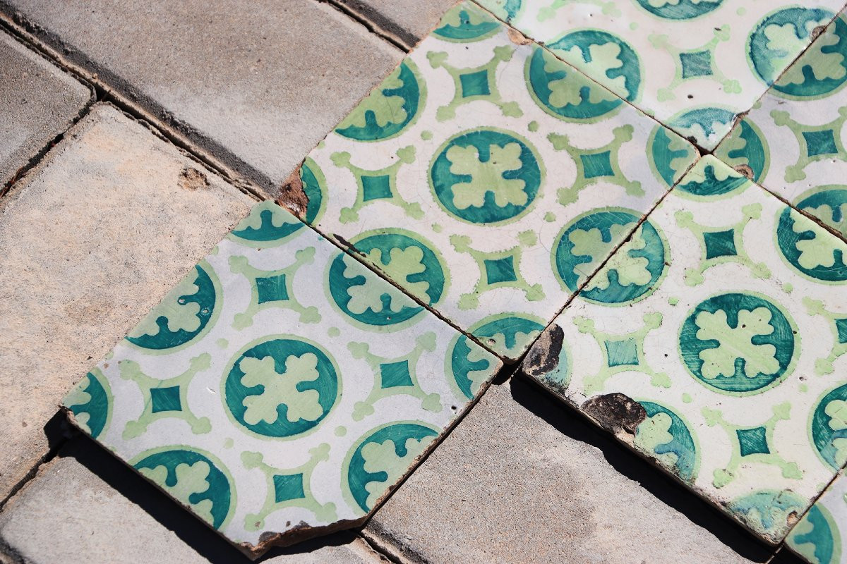 Late 19th Century Dark and Light Green Set of Nineteen Tiles, Portuguese-photo-4