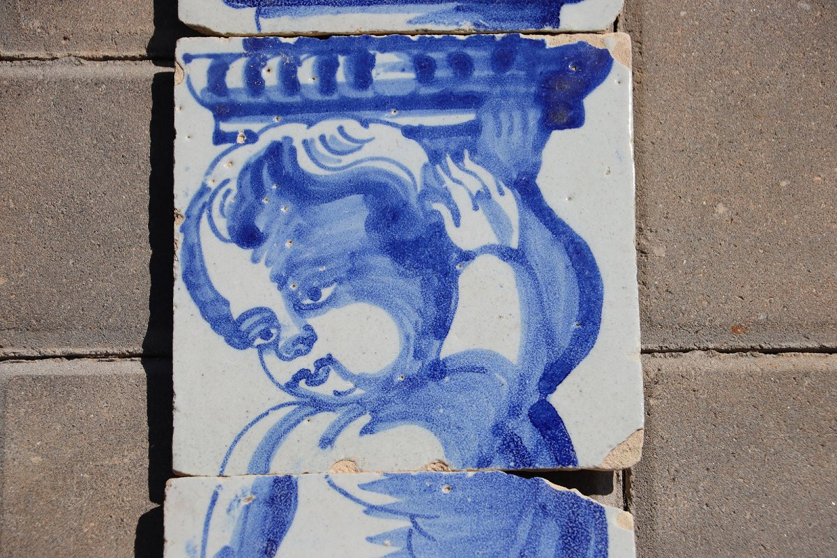 18th Century Set Of Four Tiles Depicting A Cherub Holding A Baroque Torchiere-photo-3