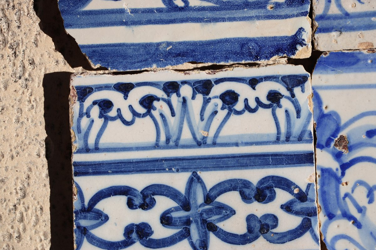 Ensemble de quatre carreaux bleu et blanc, portugais, XVIIe siècle-photo-4