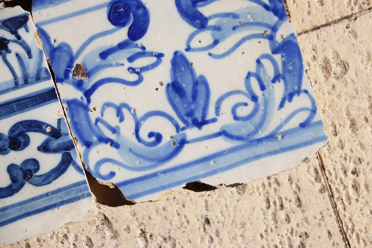 Ensemble de quatre carreaux bleu et blanc, portugais, XVIIe siècle-photo-2