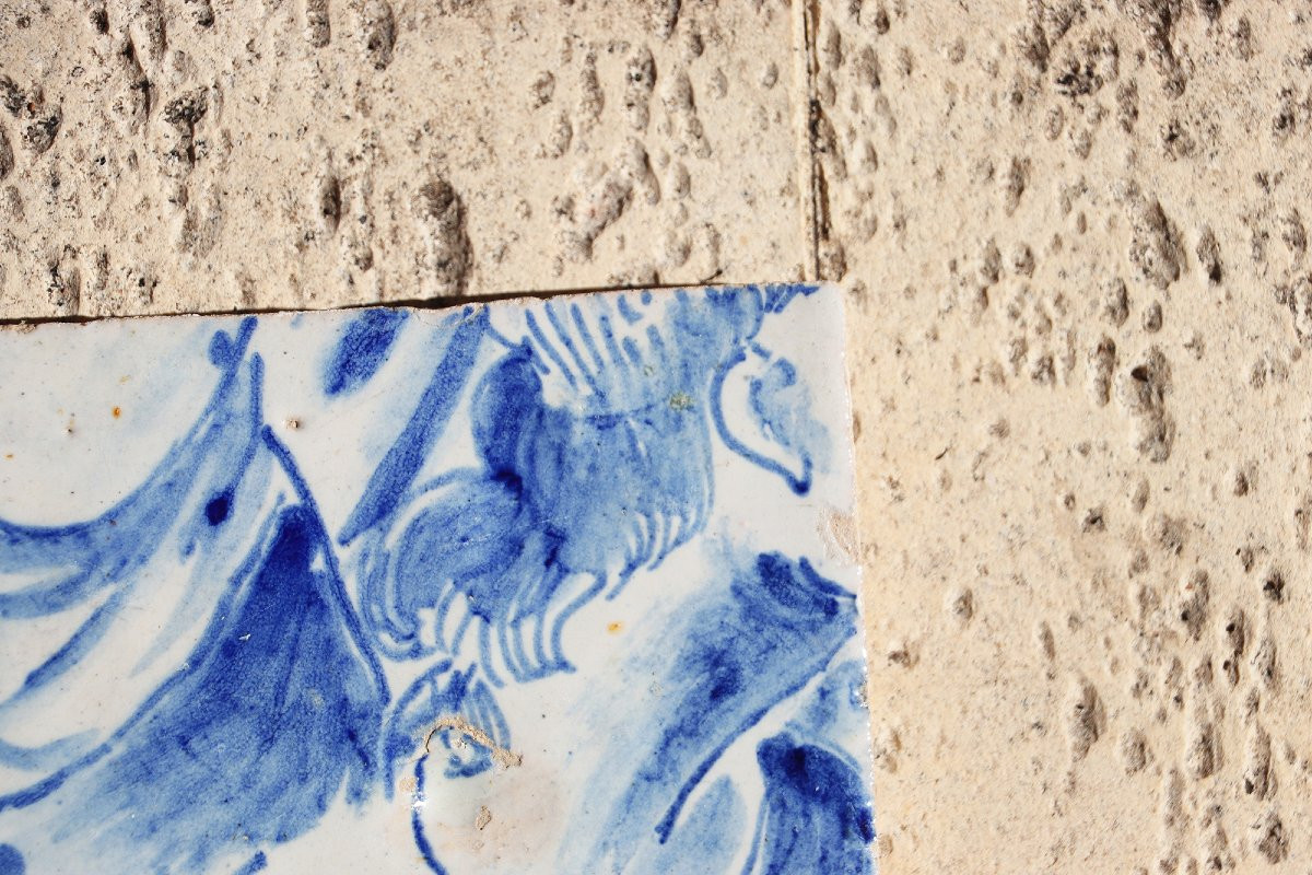 Carreau portugais bleu et blanc du XVIIIe siècle représentant un buste de femme-photo-2