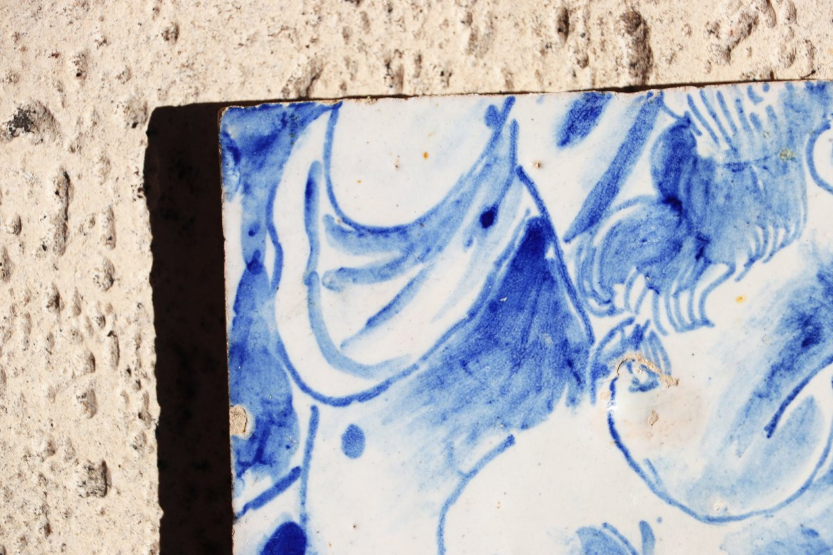 Carreau portugais bleu et blanc du XVIIIe siècle représentant un buste de femme-photo-3