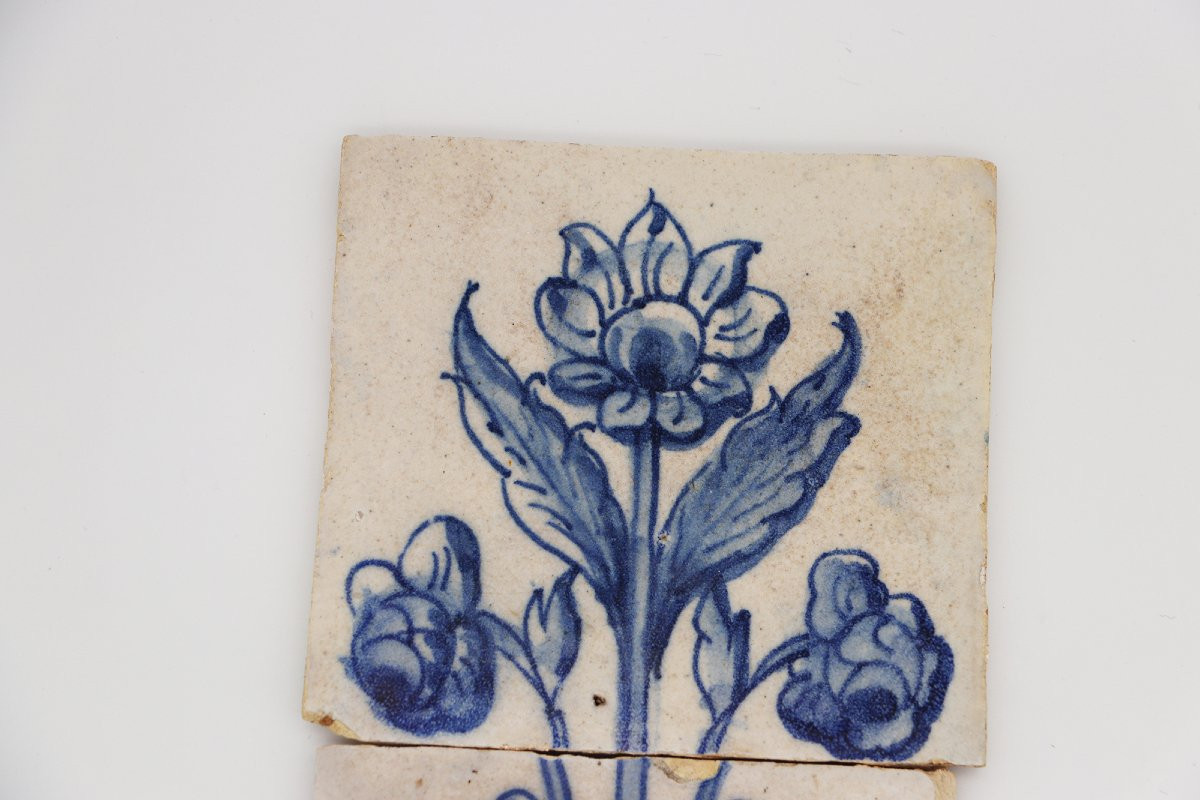 18th Century Baroque Set Of Three Tiles Depicting A Flower Vase-photo-2