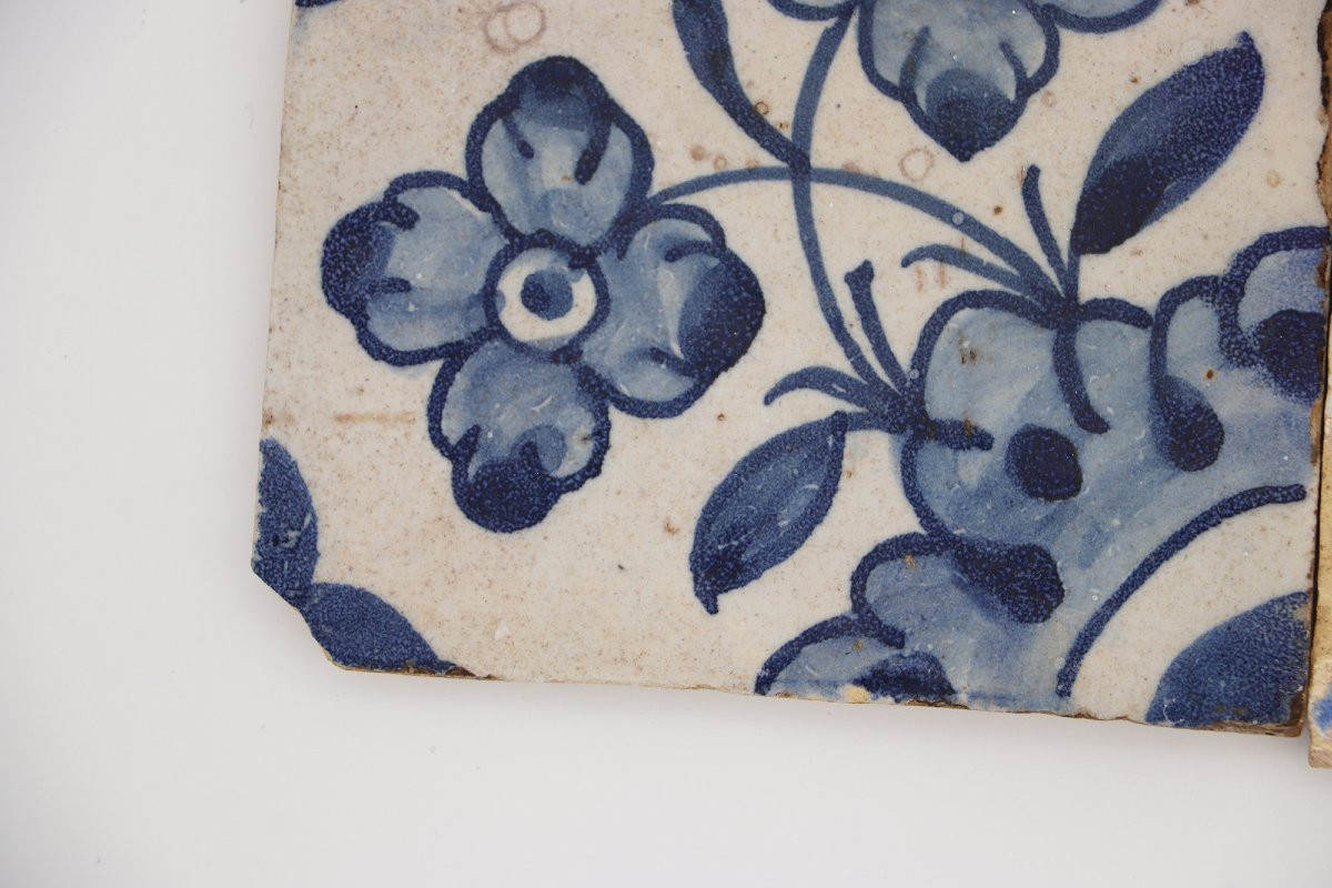 17th Century Portuguese Blue & White Floral Set Of Two Tiles-photo-4