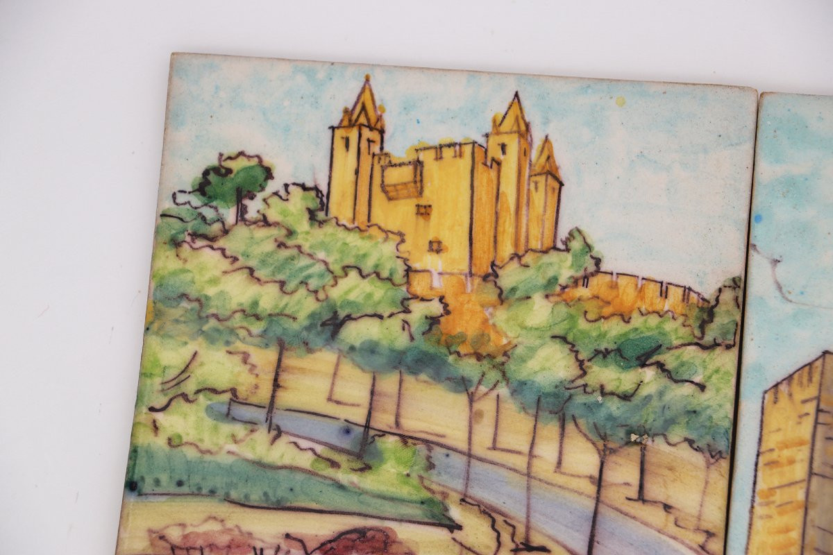 Ensemble de quatre carreaux portugais du XIXe siècle représentant des châteaux-photo-2