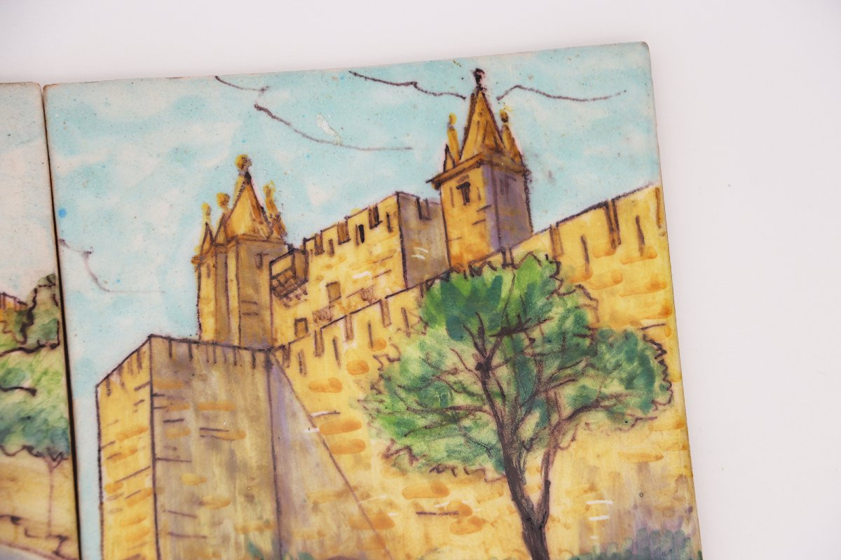 Ensemble de quatre carreaux portugais du XIXe siècle représentant des châteaux-photo-4