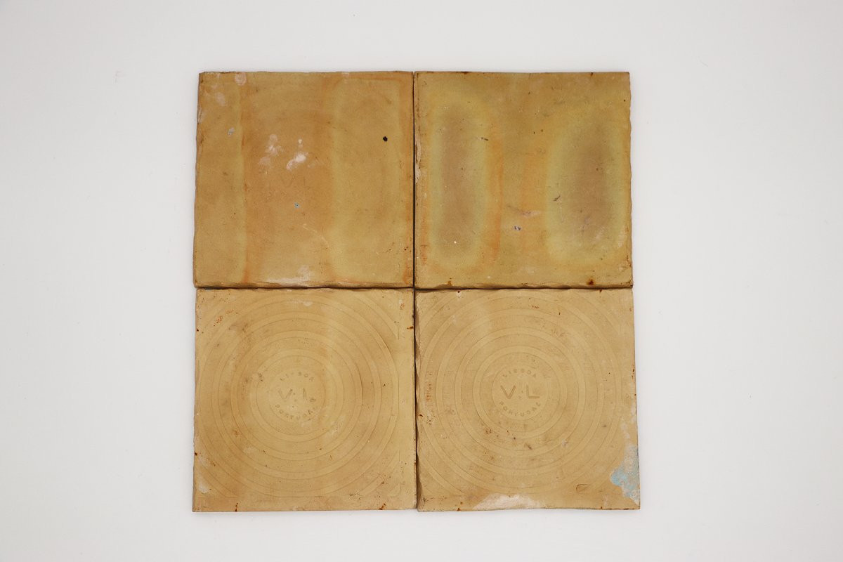 Ensemble de quatre carreaux portugais du XIXe siècle représentant des châteaux-photo-6