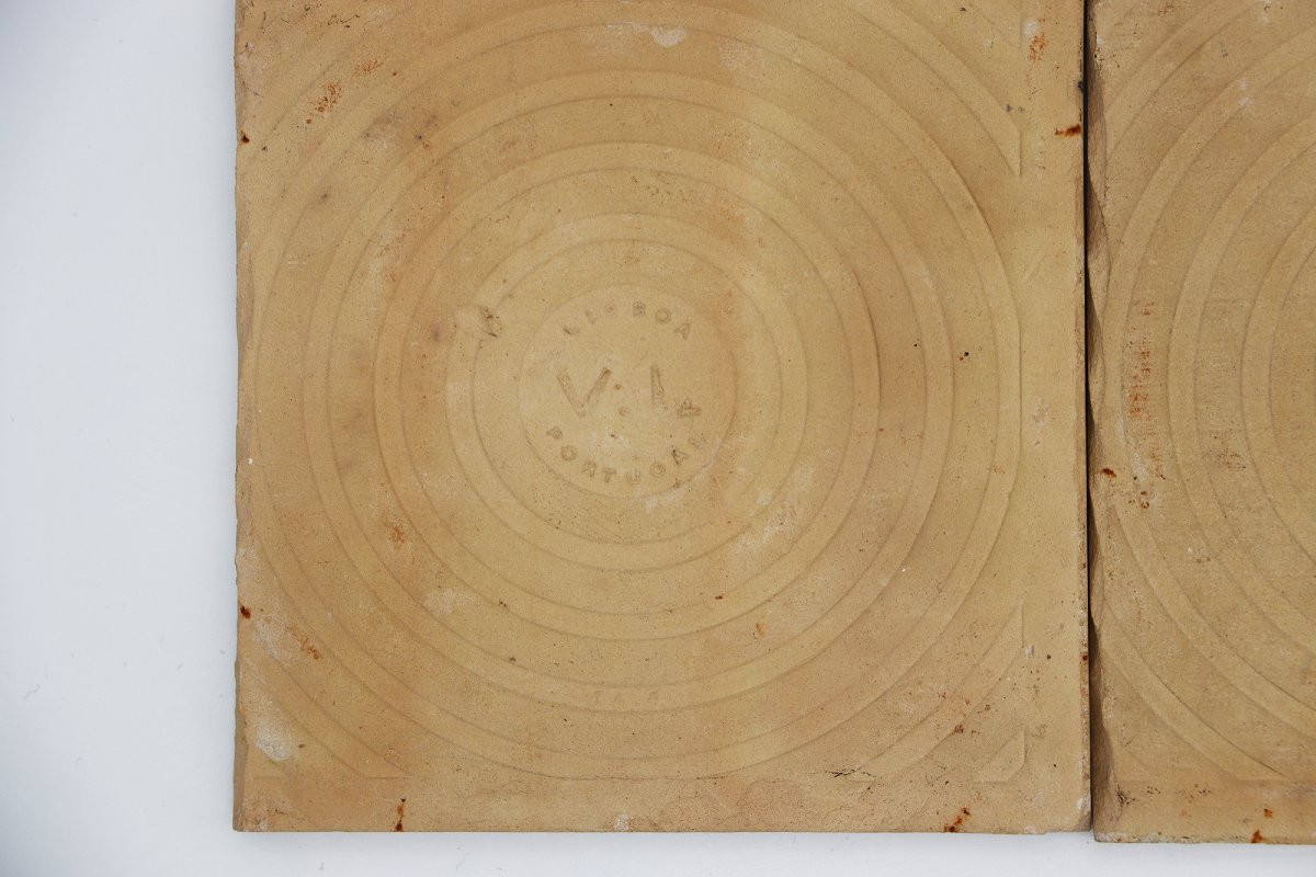 Ensemble de quatre carreaux portugais du XIXe siècle représentant des châteaux-photo-7