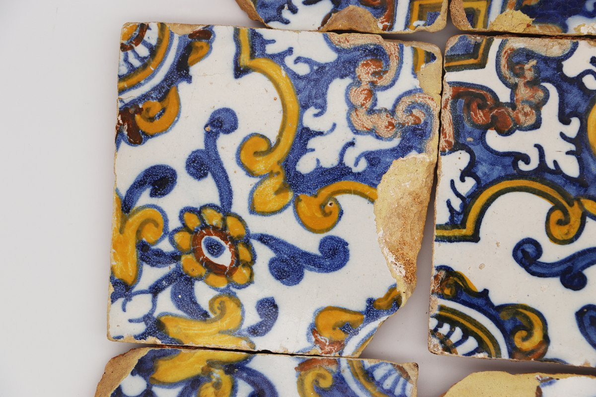 17th Century Set Of Six Floral Tiles, Portuguese-photo-1