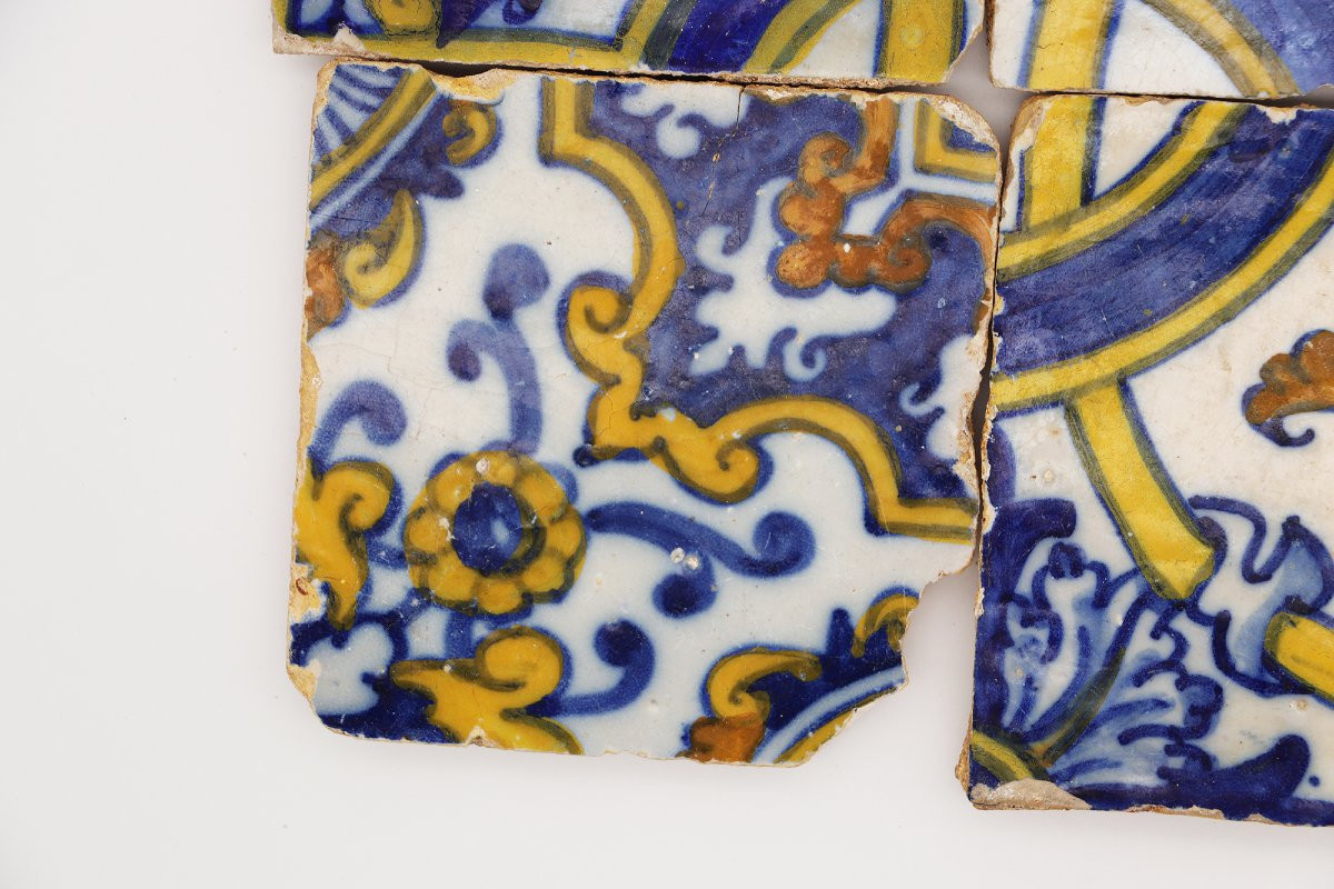 17th Century Set Of Six Floral Tiles, Portuguese-photo-2