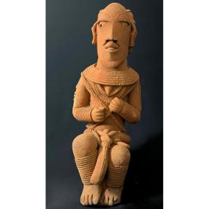 Figure assise Nok ancienne en terre cuite, Nigéria, vers 200 av. J.-C. – 500 apr. J.-C.