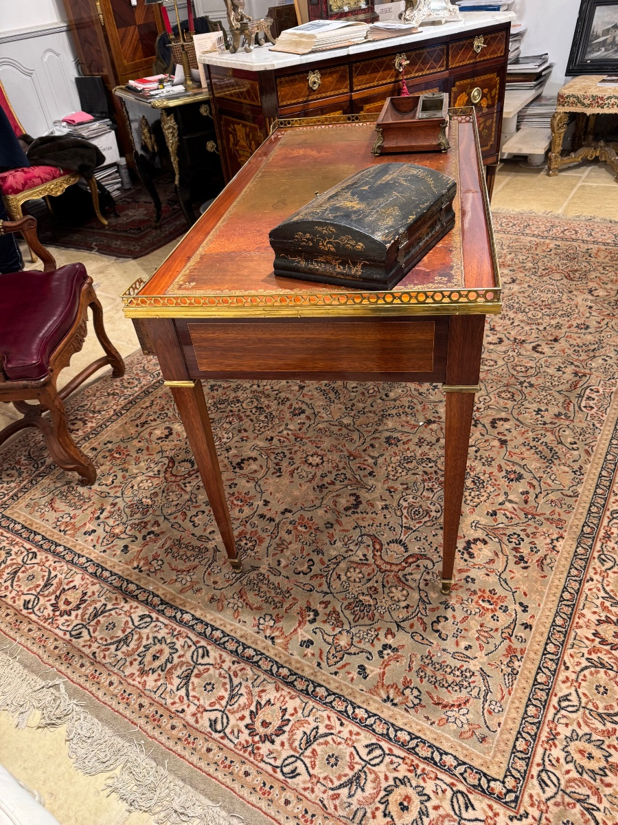 Bureau Ep louis XVI   marqueterie estampillée hericourt-photo-2