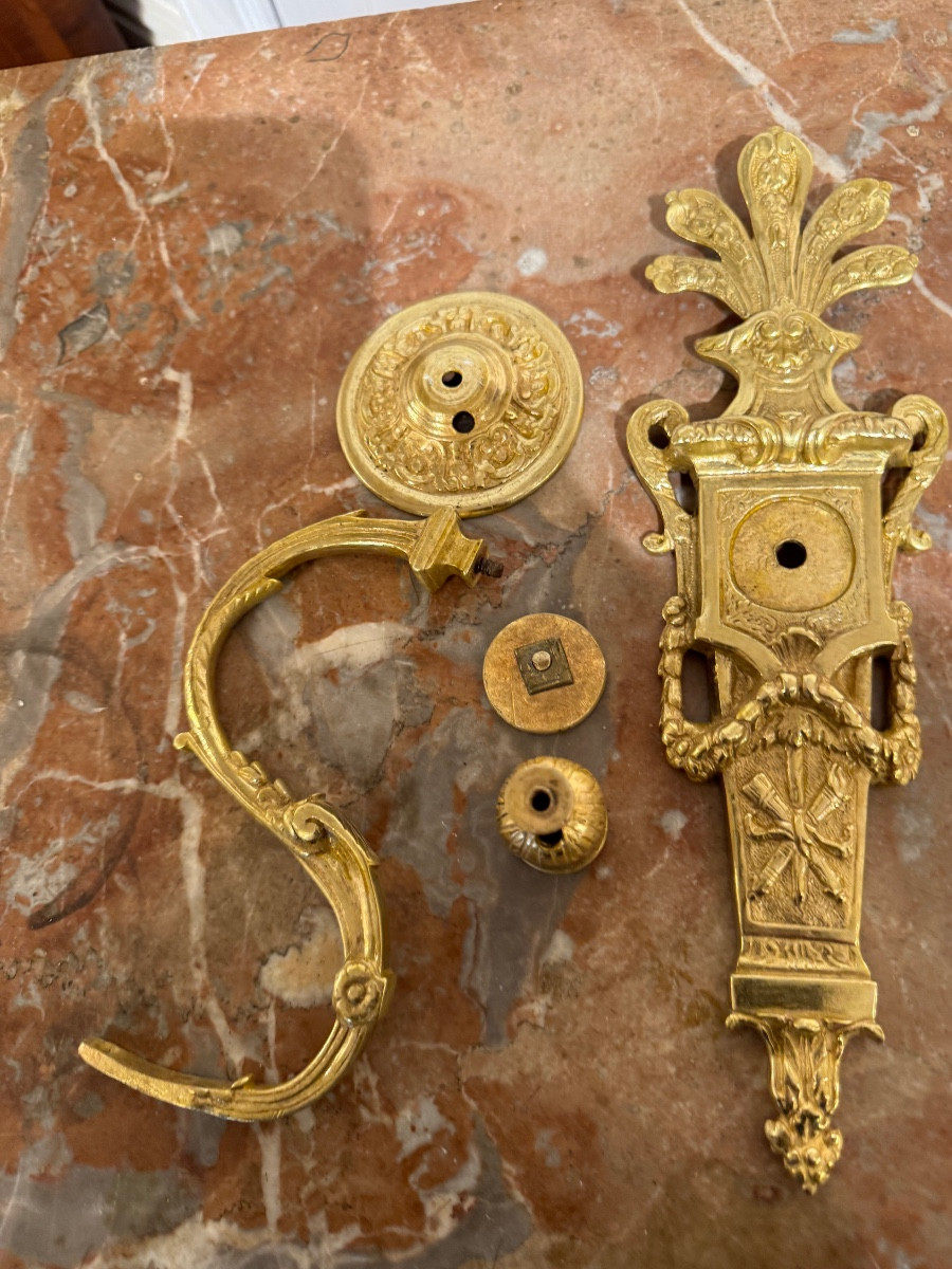 Paire d’appliques en bronze doré époque Louis XIV a un bras de lumière -photo-6