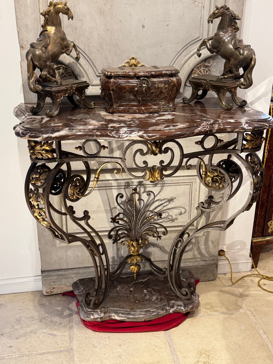 Console fer forgé et doré dans le goût provençal 