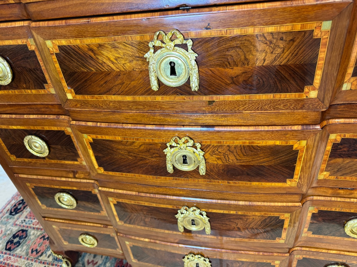 Commode atypique époque transition louis xv / louis xvi en marqueterie -photo-2