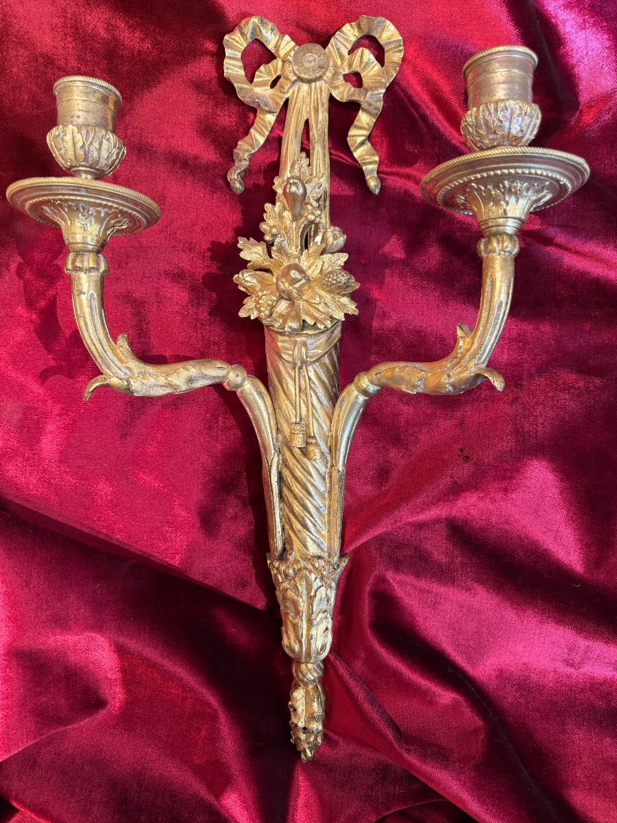 Paire s’appliques époque Louis XVI en bronze ciselé et doré -photo-2