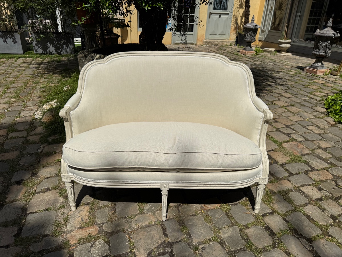 Canapé trilobé d’époque Louis XVI en hêtre réchampi estampillé de jean baptiste Boulard 