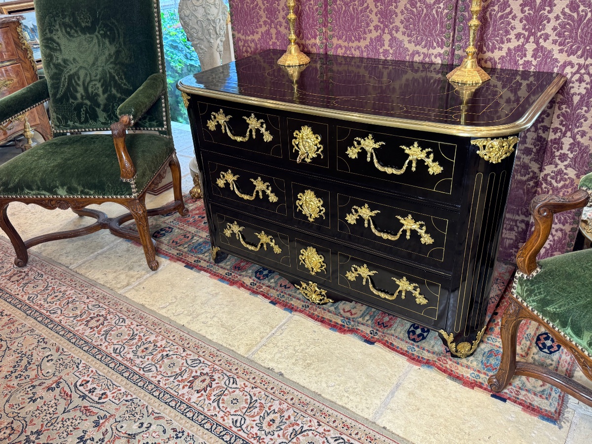 Commode d’époque Louis XIV en placage de poirier noirci à trois tiroirs -photo-4