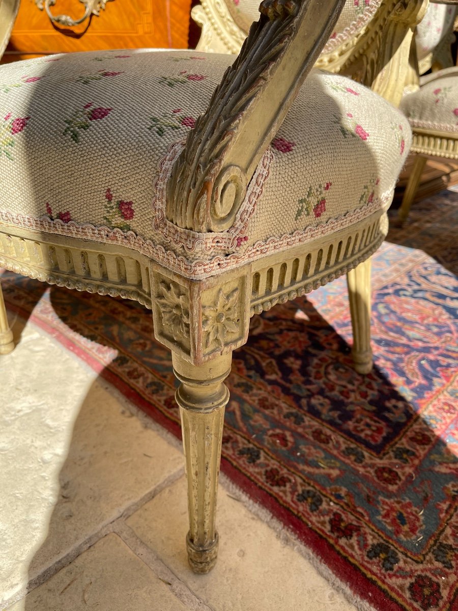Paire fauteuils ép . Louis 16 fresne patine gris vert -photo-1