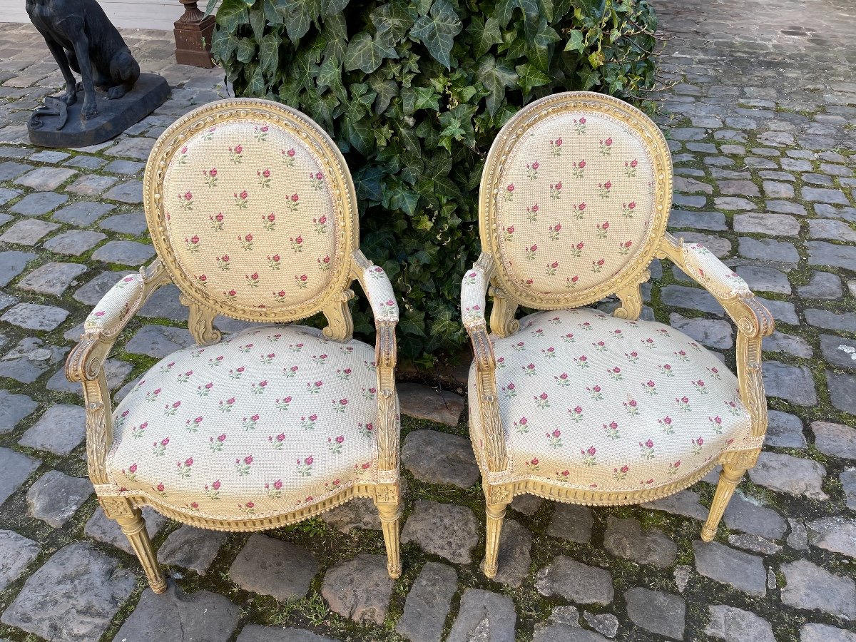 Paire fauteuils ép . Louis 16 fresne patine gris vert 