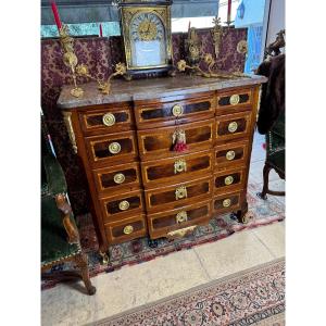 Commode atypique époque transition louis xv / louis xvi en marqueterie