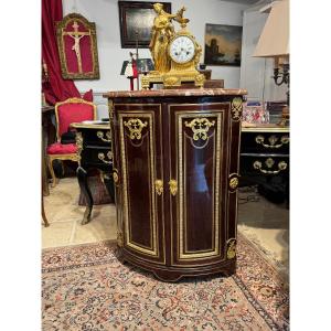 Early 18th-century Curved Corner Cabinet Made Of Amaranth Wood