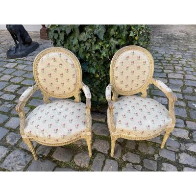 Paire fauteuils ép . Louis 16 fresne patine gris vert 