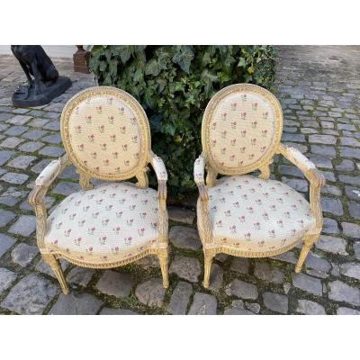 Paire fauteuils ép . Louis 16 fresne patine gris vert 