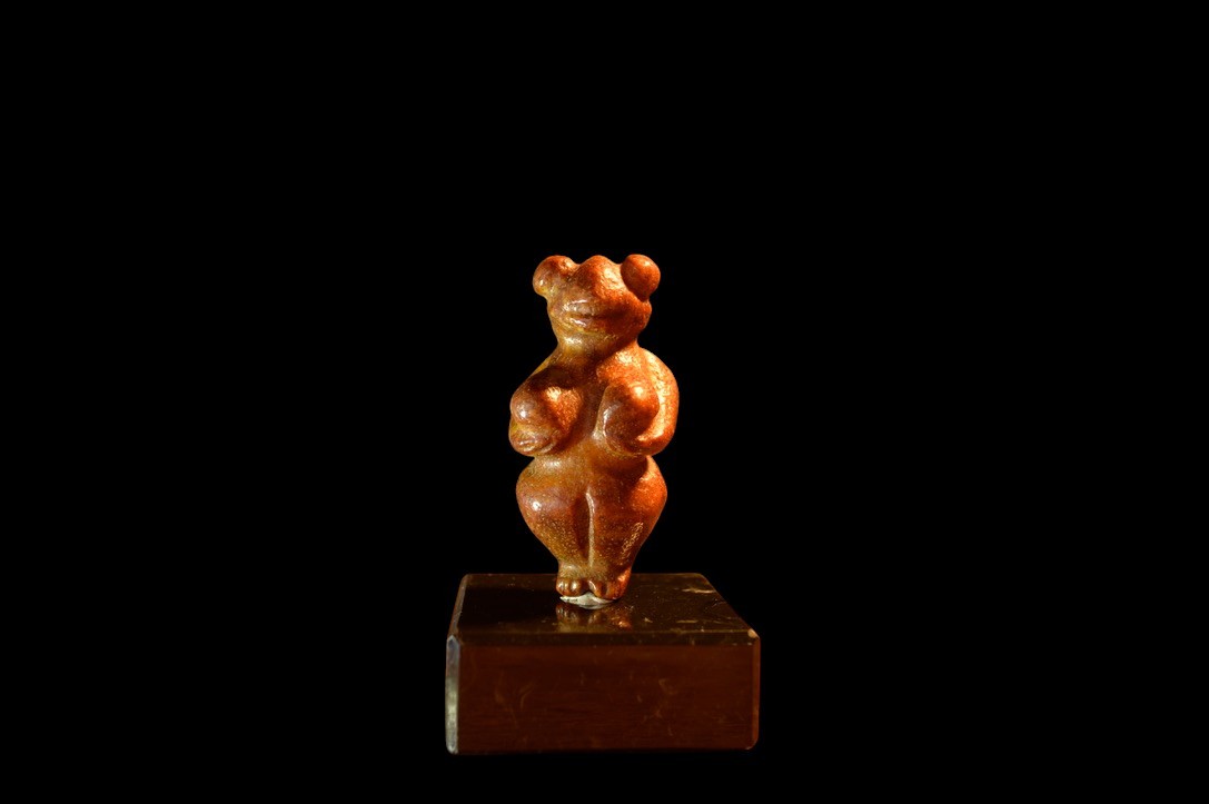 Neolithic Jade (nephrite) Statuette – Hongshan Culture (attributed)