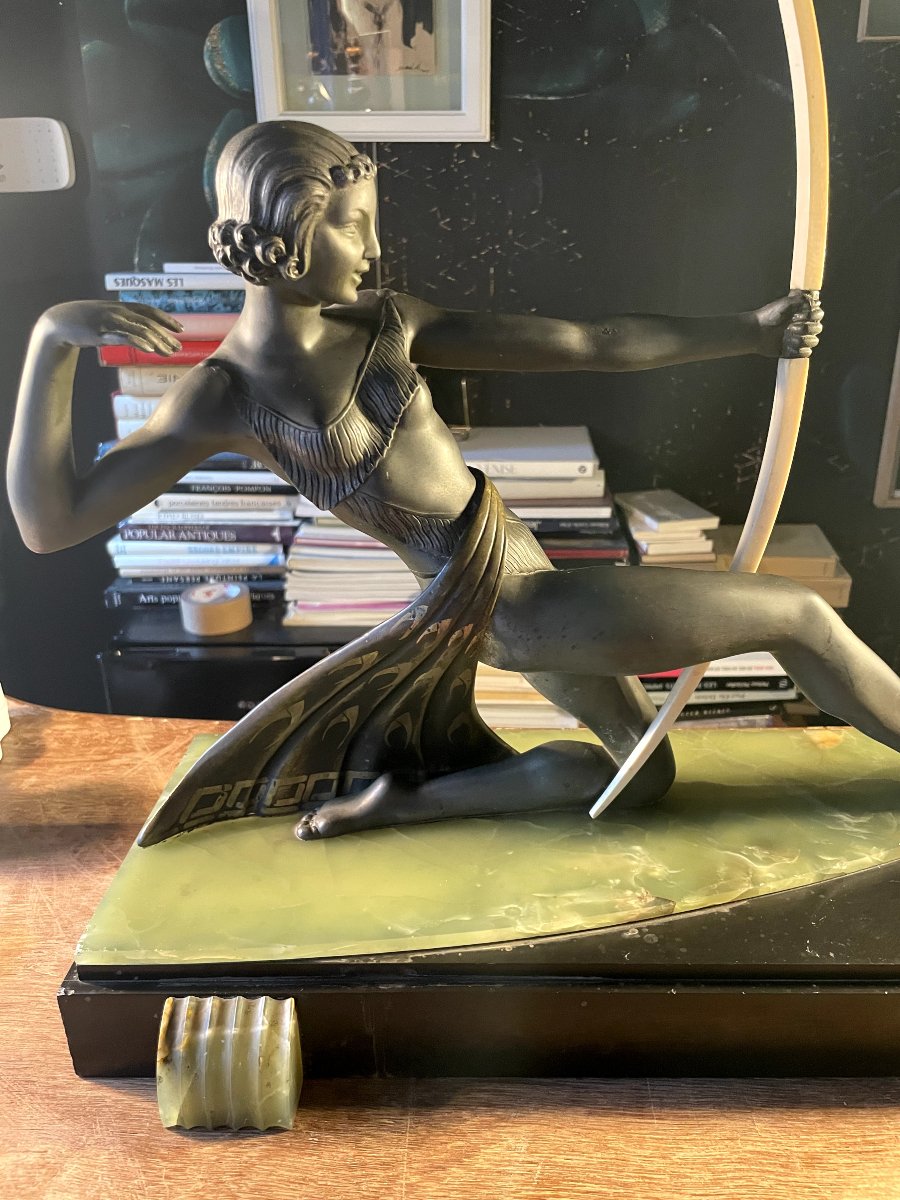 Diane chasseresse – Sculpture en régule, vers 1920-photo-4